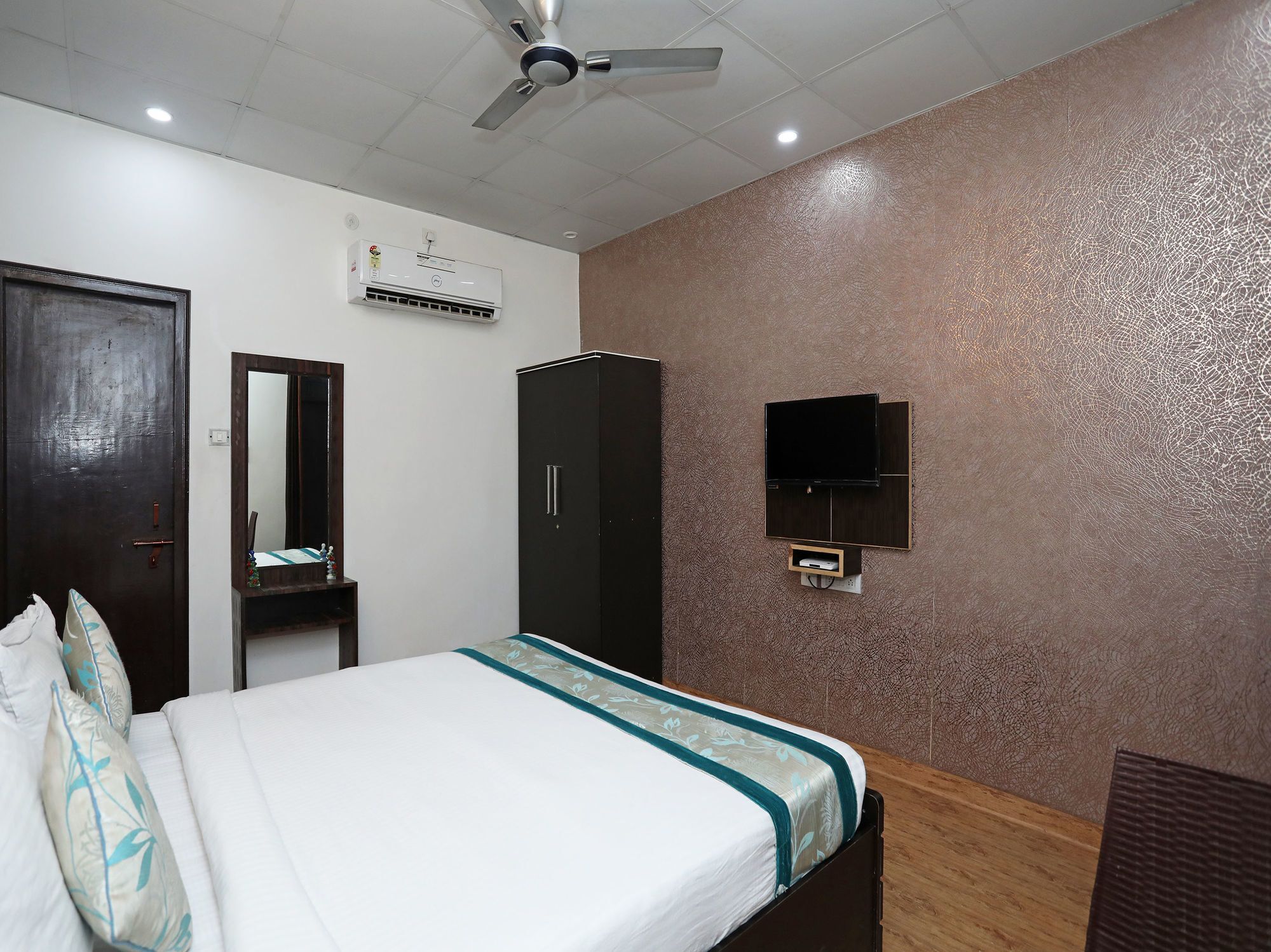 Oyo 7218 Shivansh Residency Hotel Lucknow